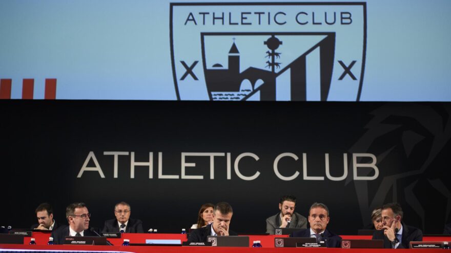 La Asamblea del Athletic tumba el cambio de cuotas entre los socios