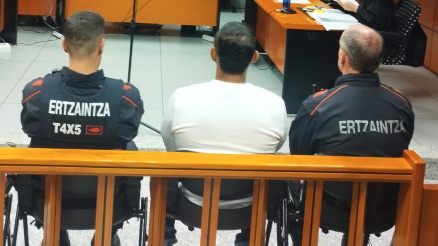 El acusado de matar a 5 hombres en Bilbao afirma que ya está «pagando una condena médiatica y social»