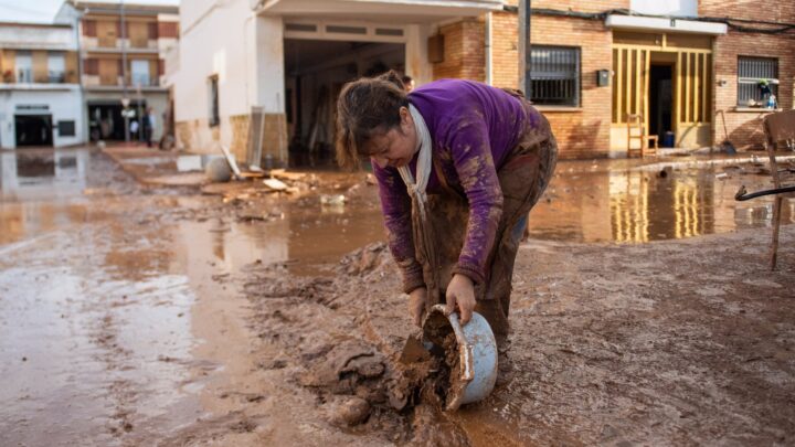 Enfermedades diarreicas, leptospirosis y tetanos, principales riesgos en la fase actual de impacto de la DANA