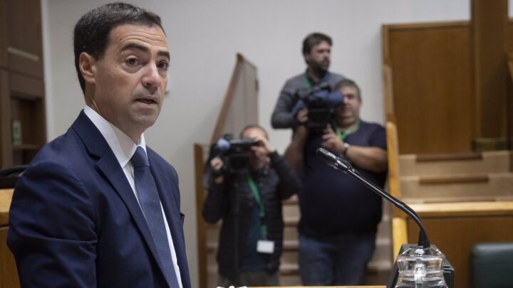 El lehendakari acusa al PP de «agitar discursos populistas»