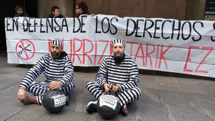 Protestan ante el Gobierno vasco contra «los recortes a 8.000 trabajadoras precarizadas»