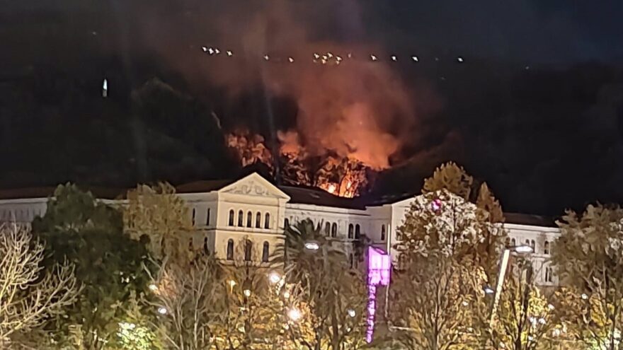 Controlan un incendio forestal en la zona de Ugasko Bidea de Bilbao