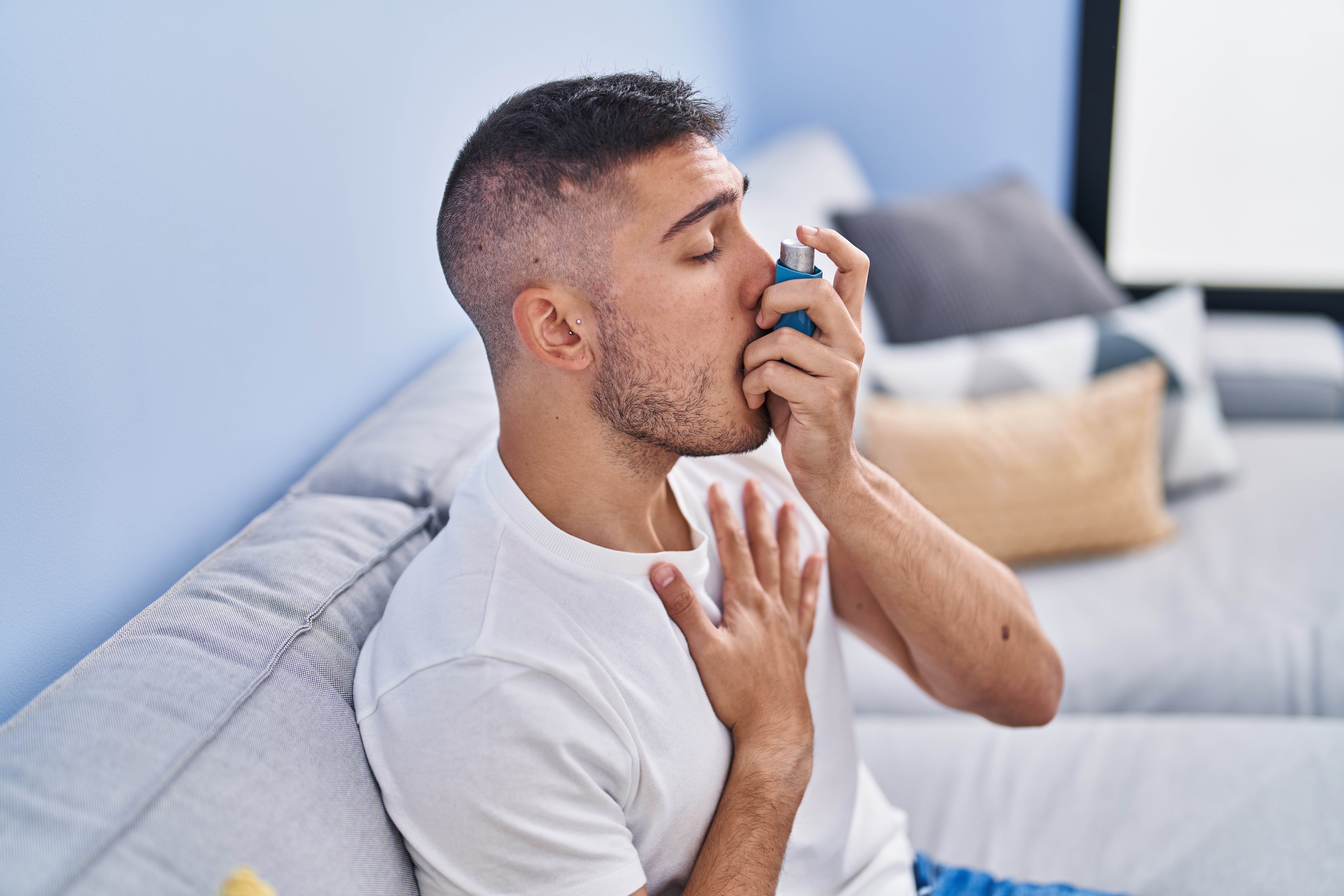 Para los asmáticos, ¿Por qué no debes abandonar tu inhalador aunque te sientas bien?