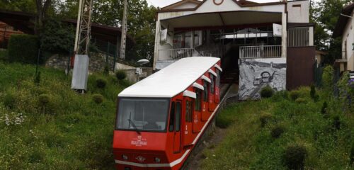 El Ayuntamiento de Bilbao ha comunicado que el funicular de Artxanda continuará sin servicio hasta nuevo aviso