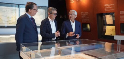 El Itsasmuseum ha inaugurado la exposición 725 años de Bilbao y su puerto en las cartas náuticas. Una muestra que traza un viaje visual.